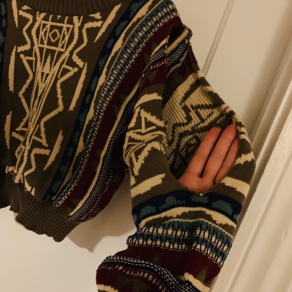 The Langford Line Cropped Vintage Sweater - Picture 7 of 8